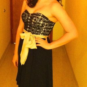 Strapless sweetheart black cocktail dress